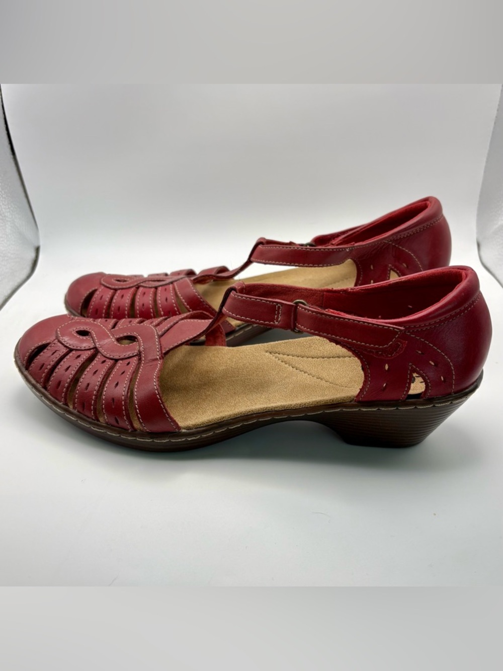 Clarks Women's Red Leather Slingback Sandals with Decorative Cutouts Size 9